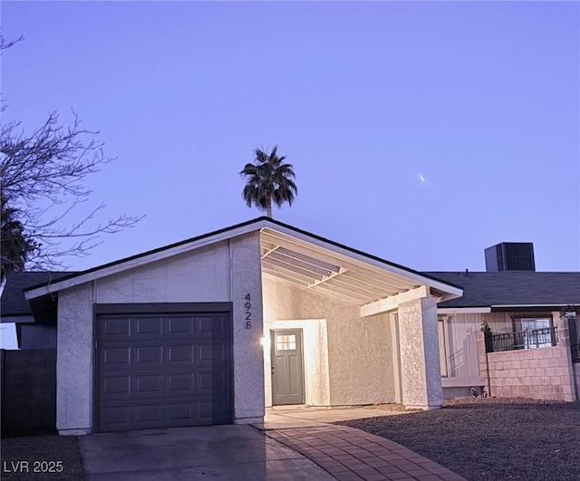 view of front facade with a garage