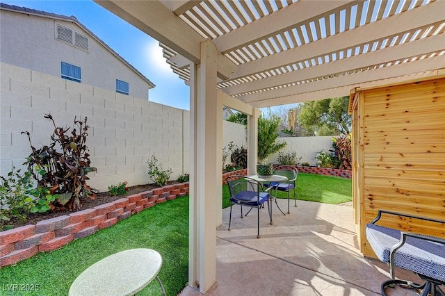 view of patio featuring a pergola