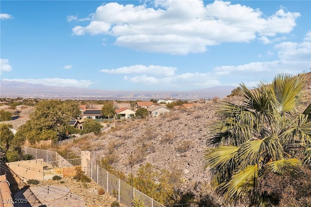 view of local wilderness with a mountain view