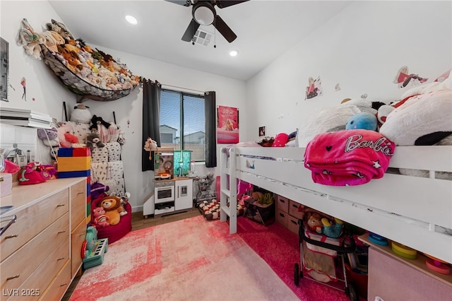 bedroom with ceiling fan