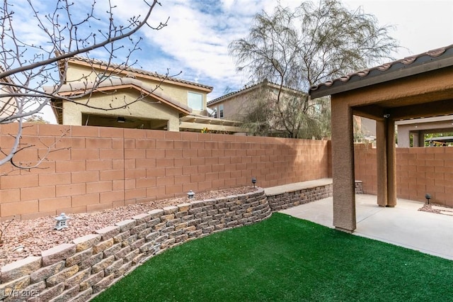 view of yard with a patio