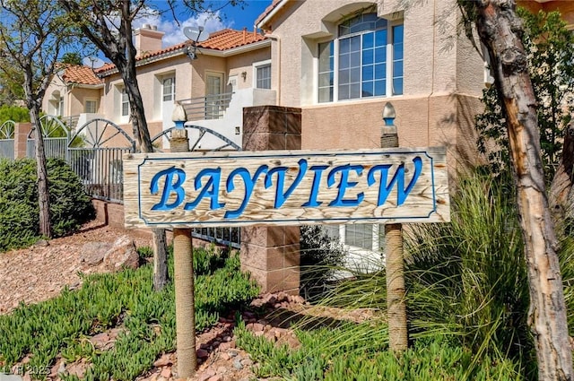 view of community / neighborhood sign