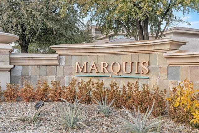 view of community / neighborhood sign