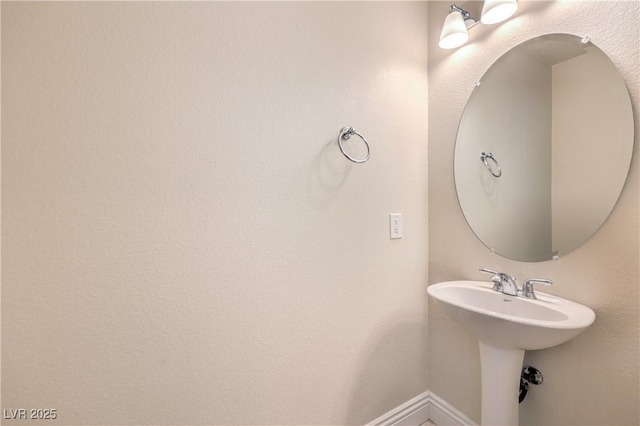 bathroom featuring sink