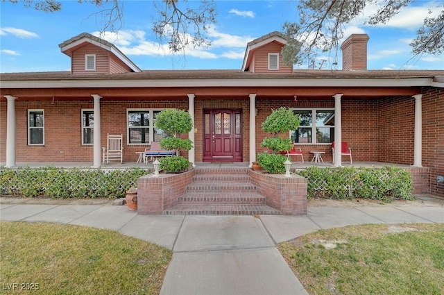 view of front of home with covered porch