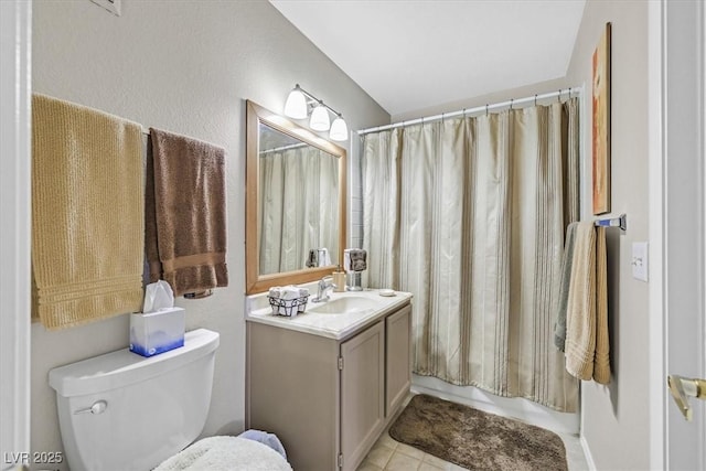 full bathroom featuring vanity, toilet, and shower / bath combo