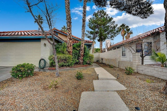 view of yard with a garage