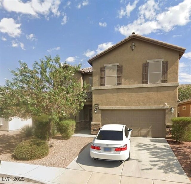 view of front facade featuring a garage