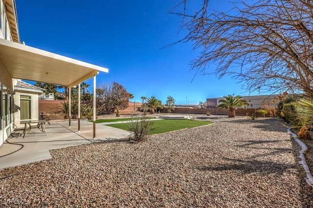 view of yard featuring a patio