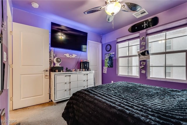 bedroom with ceiling fan