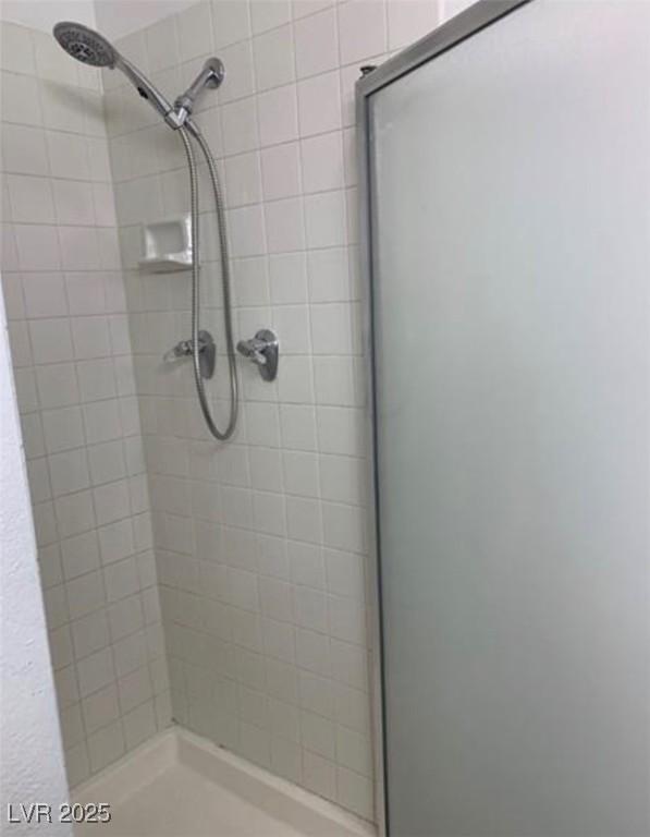 6250 W Flamingo Rd Unit 88, Las Vegas, NV 89103 - bathroom with a tile shower