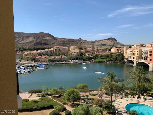 water view with a mountain view