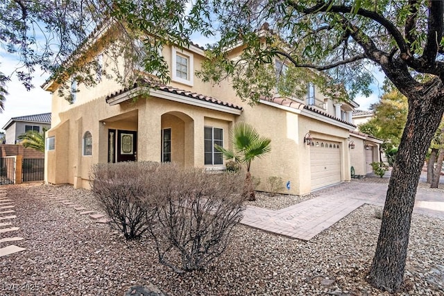 view of front facade featuring a garage