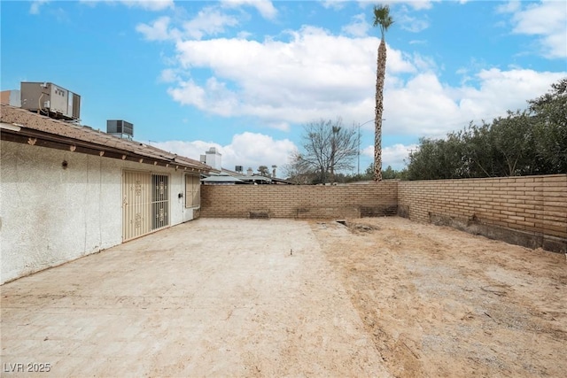 view of yard featuring cooling unit