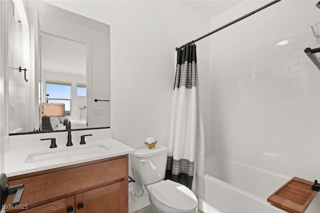 ensuite bathroom featuring toilet, ensuite bath, shower / tub combo with curtain, and vanity