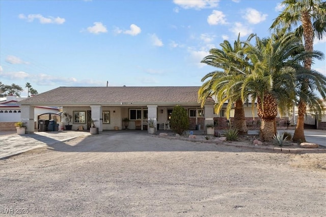 view of front of property featuring a garage