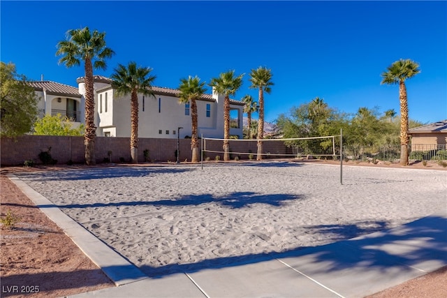 surrounding community with volleyball court