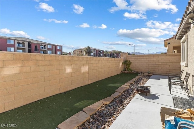 view of yard with a patio