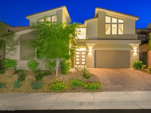 view of front facade featuring a garage