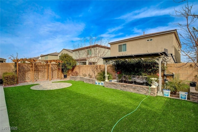 view of yard featuring a patio area