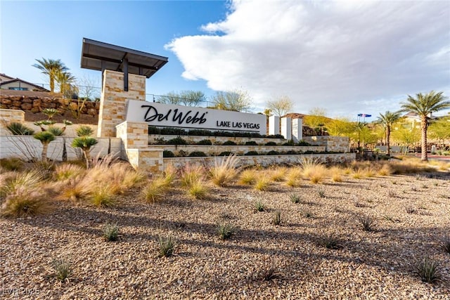 view of community / neighborhood sign