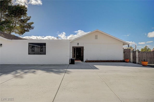 view of front of home featuring a patio area