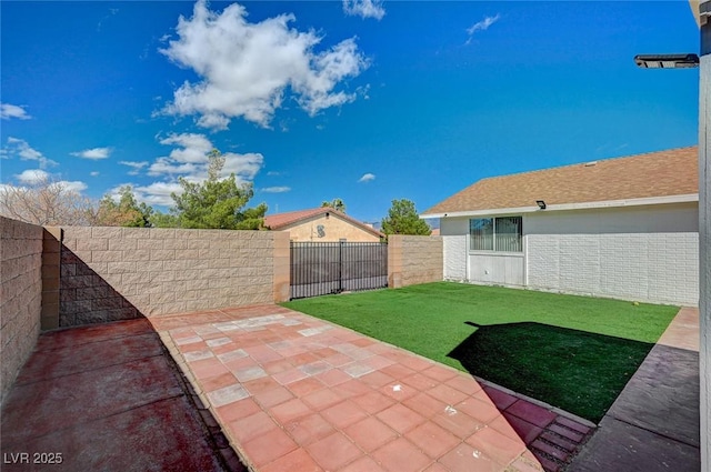 view of yard with a patio area