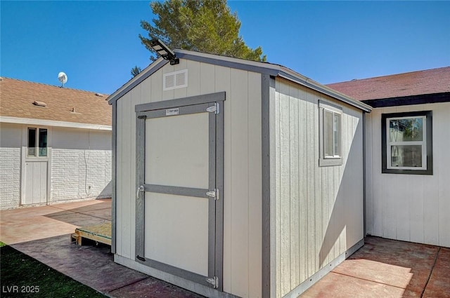 view of outbuilding