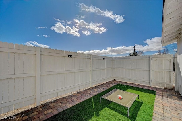 view of yard featuring a patio area