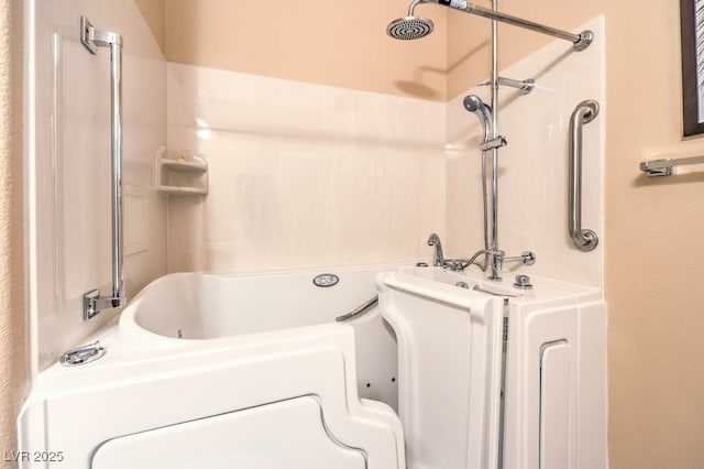 bathroom featuring a bathtub