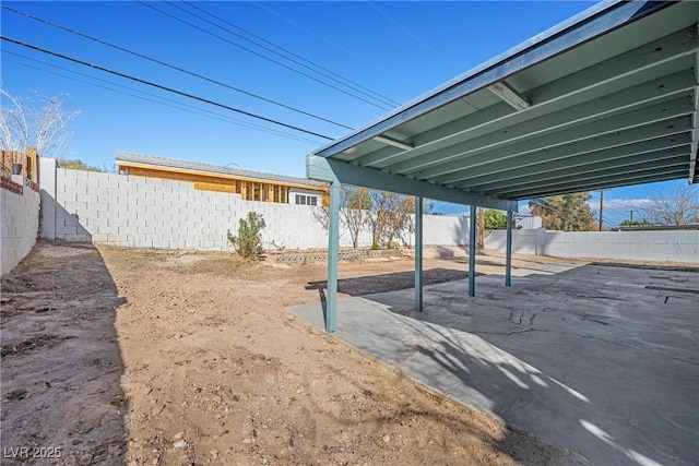 view of yard featuring a patio area