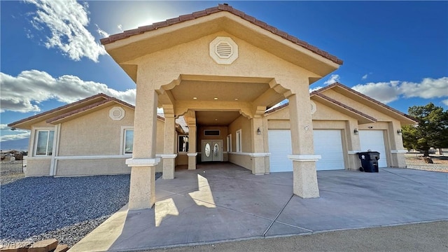 view of front of house featuring a garage