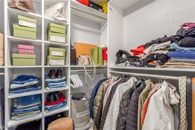 4410 E Boston Ave, Las Vegas, NV 89104 - view of walk in closet