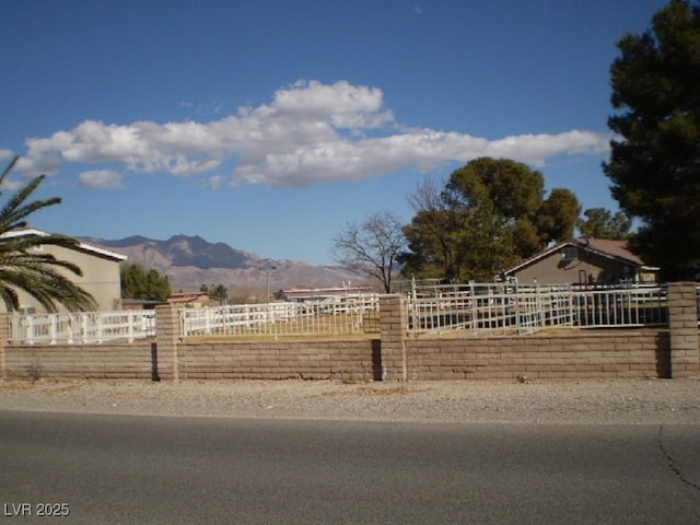 view of front of house with a mountain view