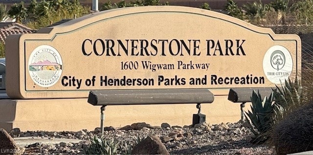 view of community / neighborhood sign