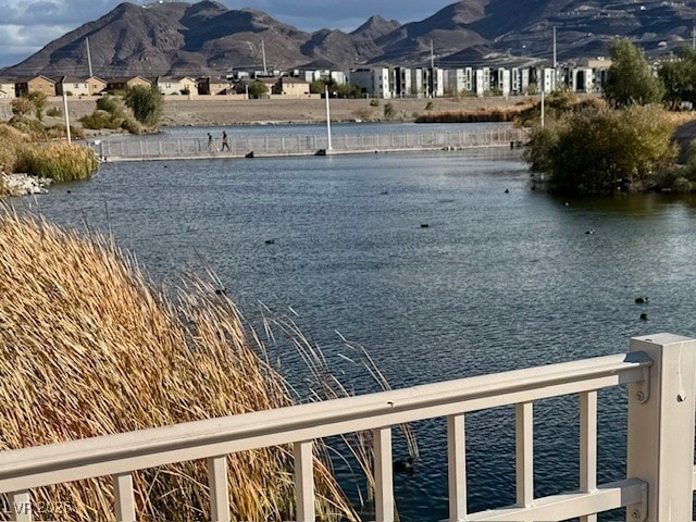 water view with a mountain view