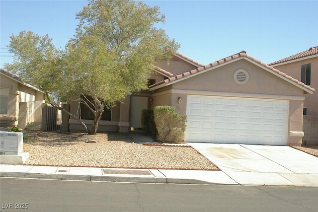 view of front facade with a garage