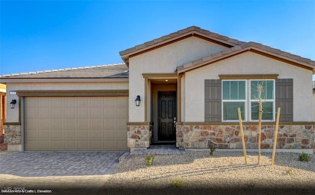 view of front facade with a garage