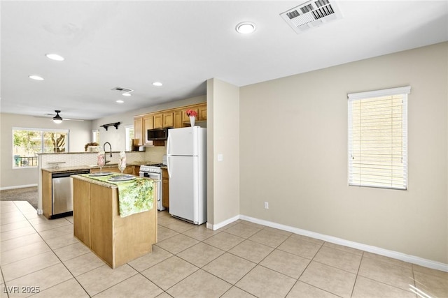 9527 Havasu Canyon Ave, Las Vegas, NV 89166 - photo 18