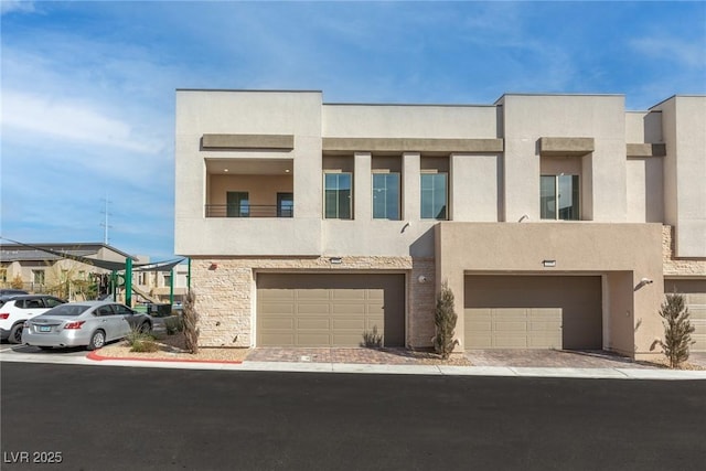 view of front facade with a garage