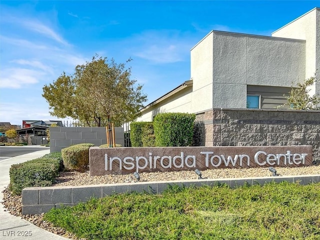 view of community / neighborhood sign