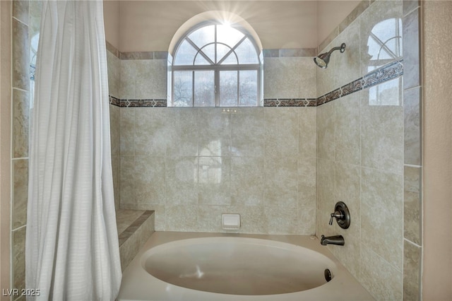 bathroom featuring shower / bath combo