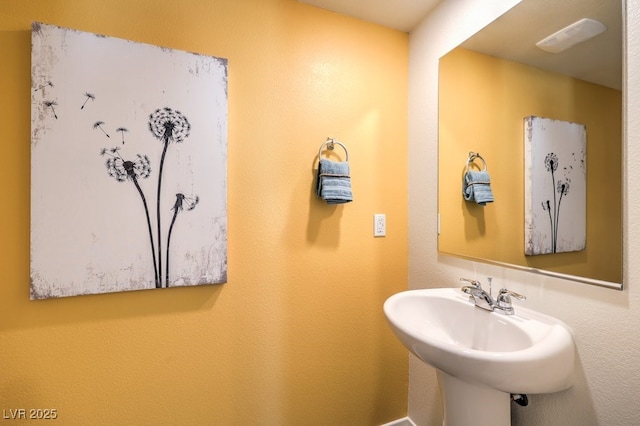 bathroom featuring sink