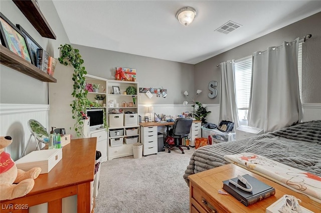 bedroom with carpet flooring