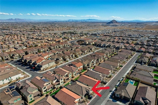 bird's eye view featuring a mountain view