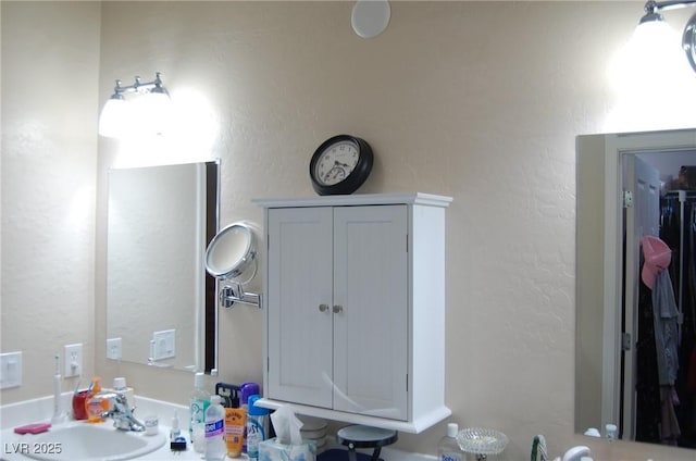 bathroom featuring sink