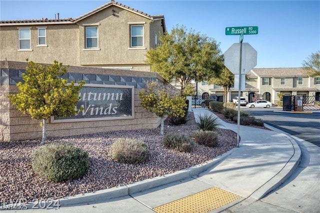 view of community / neighborhood sign