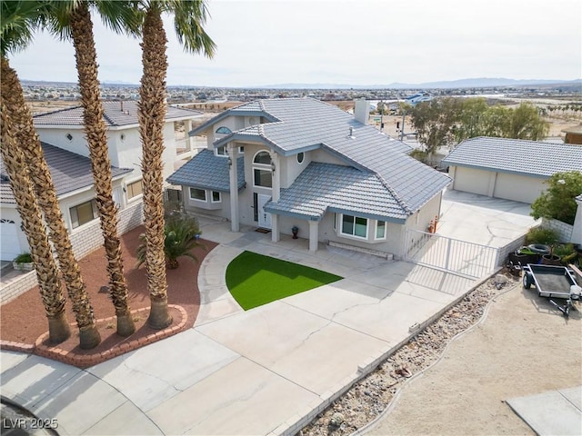 view of front facade featuring a garage