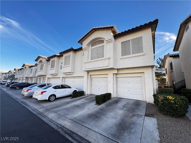 view of front facade featuring a garage