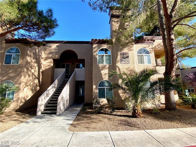 view of front facade